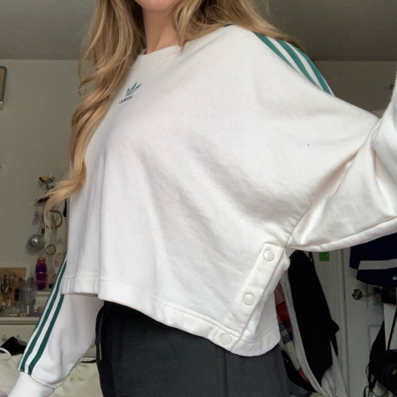 Vintage Adidas Sweatshirt 🤍 - Picture 3 of 4